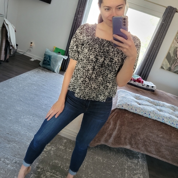 Loft Black and White Floral Textured Smocked Square Neck Top Size X-Small - Picture 5 of 5